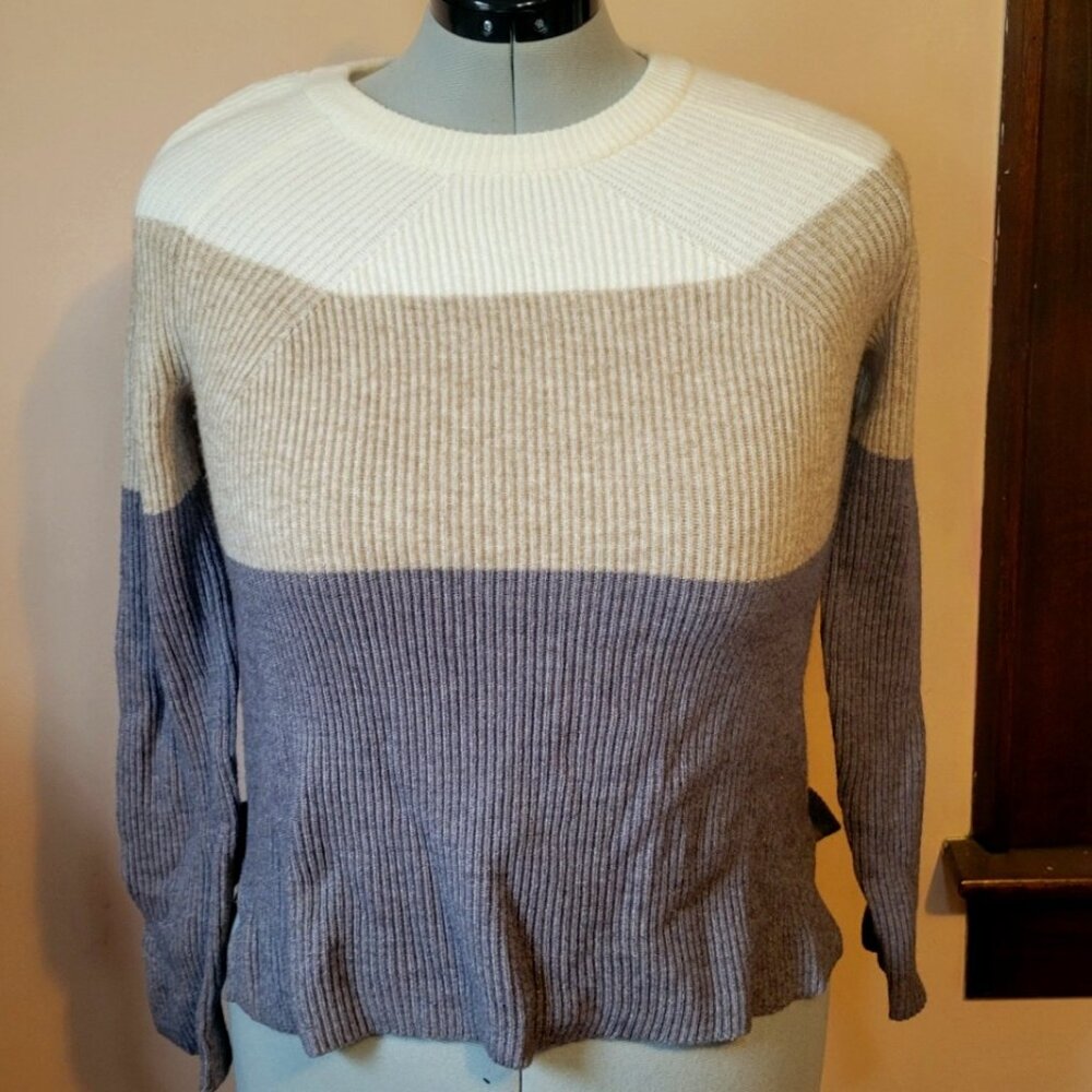 Long Sleeved Colorblock Sweater in White, Gray, and Cream